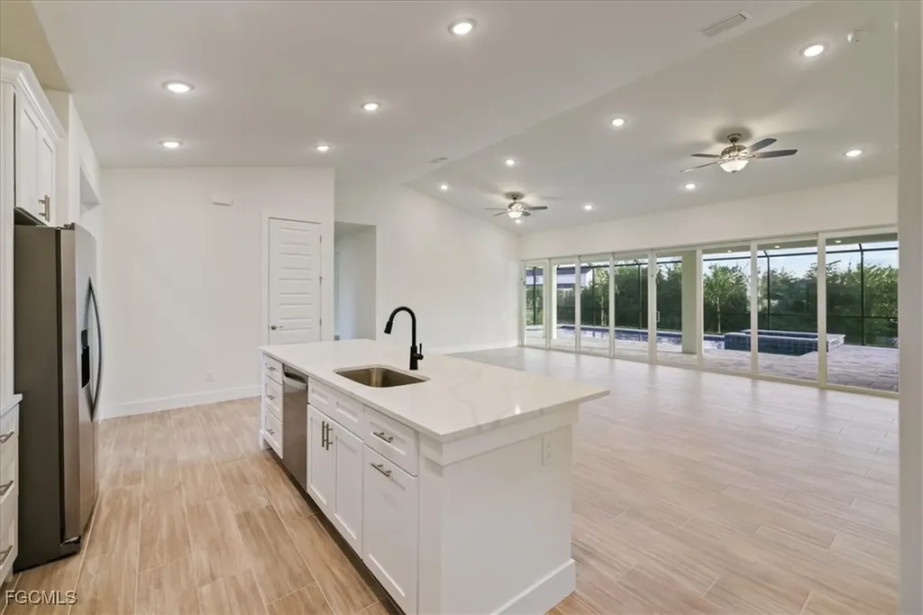 1220 SE 5th Terrace Cape Coral FL 33990