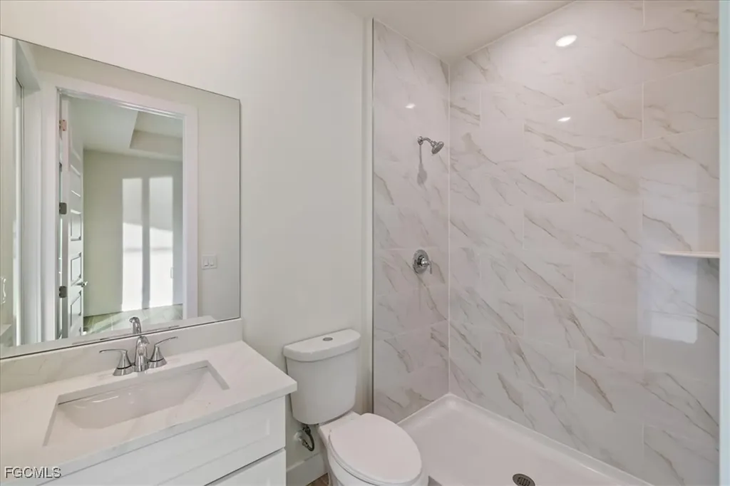 1220 SE 5th Terrace Cape Coral FL 33990