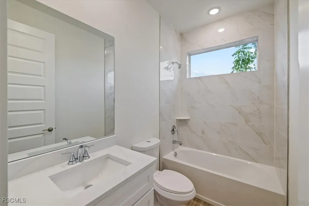 1220 SE 5th Terrace Cape Coral FL 33990
