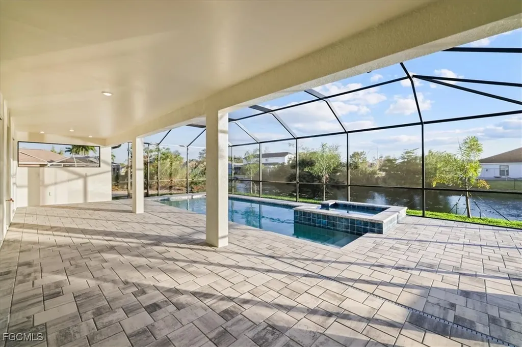 1220 SE 5th Terrace Cape Coral FL 33990
