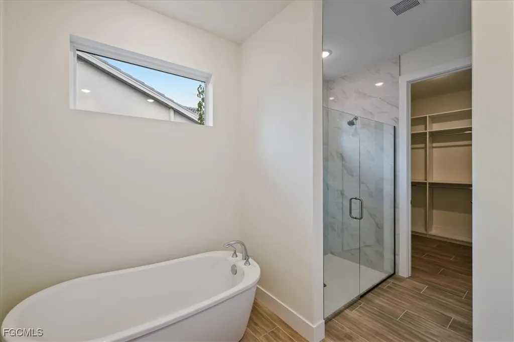 1220 SE 5th Terrace Cape Coral FL 33990