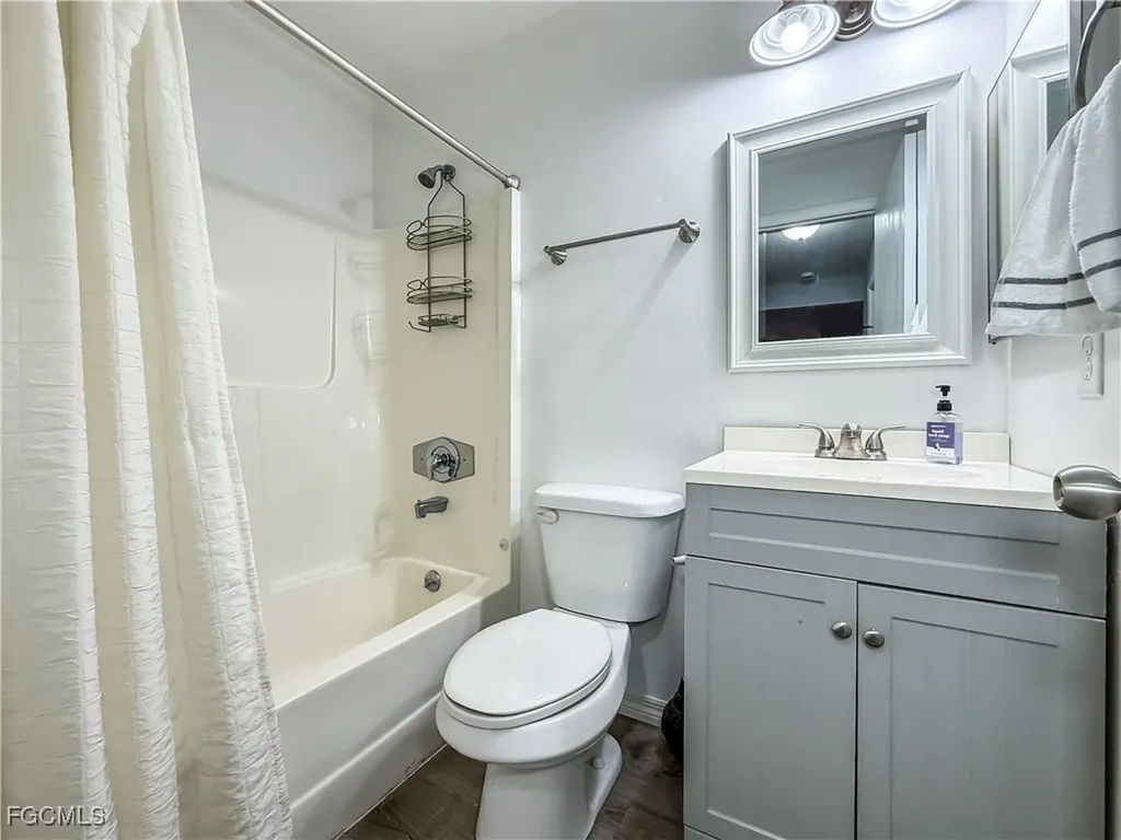 4534 SE 5th Place Cape Coral FL 33904