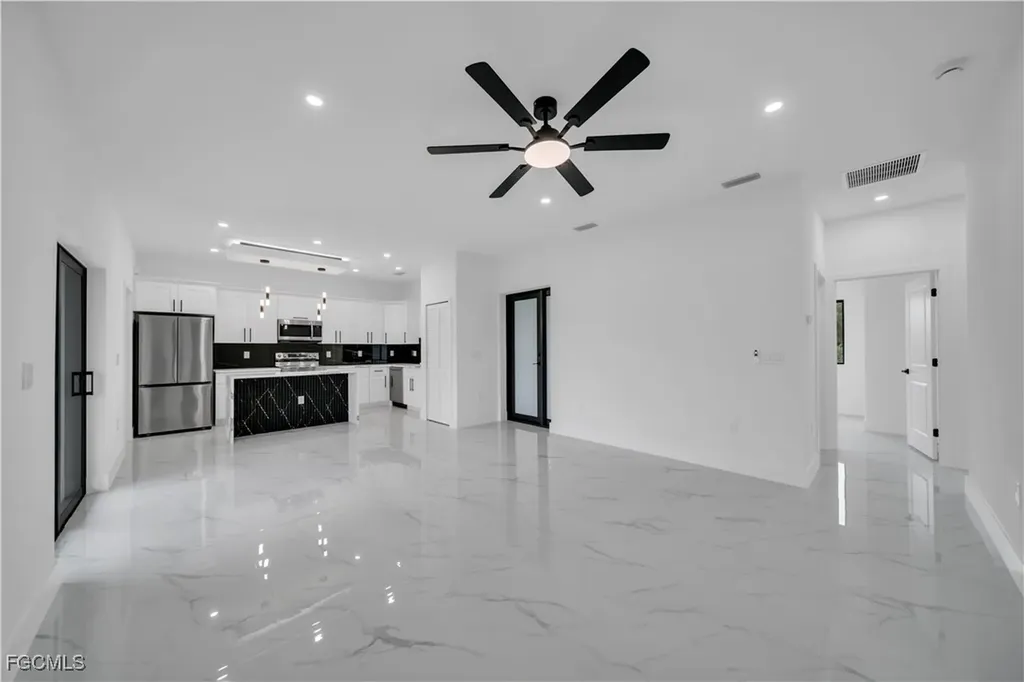 907 E 9th Street Lehigh Acres FL 33972