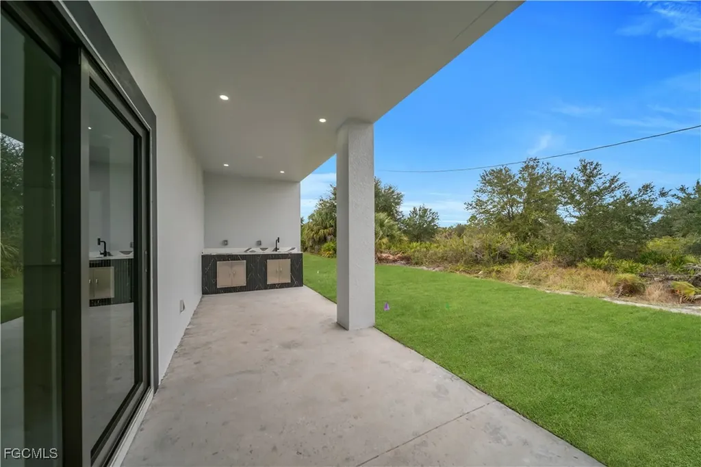 907 E 9th Street Lehigh Acres FL 33972