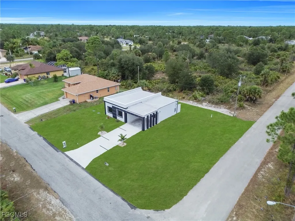 907 E 9th Street Lehigh Acres FL 33972