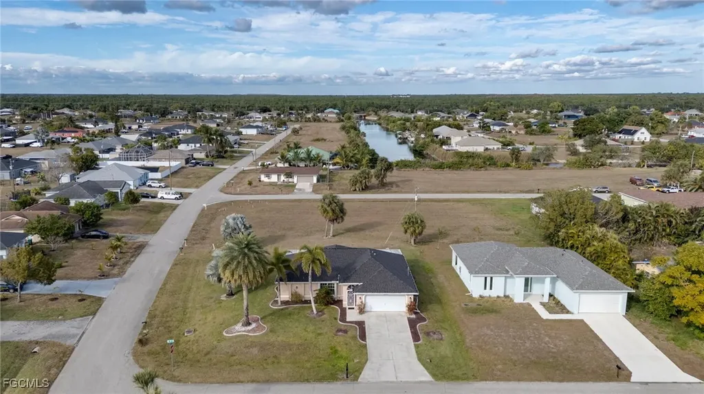 2013 NE 25th Street Cape Coral FL 33909