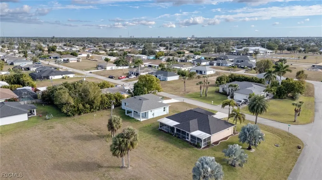 2013 NE 25th Street Cape Coral FL 33909