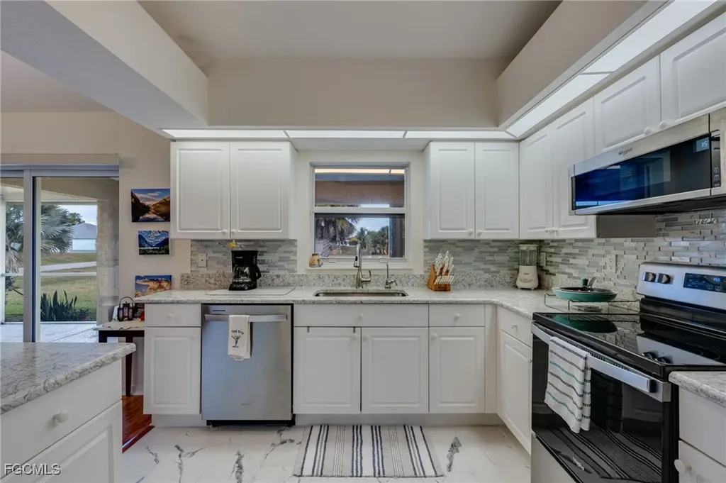 2013 NE 25th Street Cape Coral FL 33909