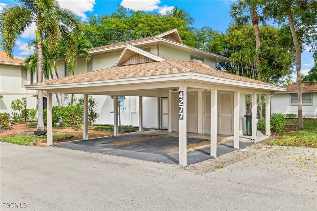 4277 Island Circle Fort Myers FL 33919