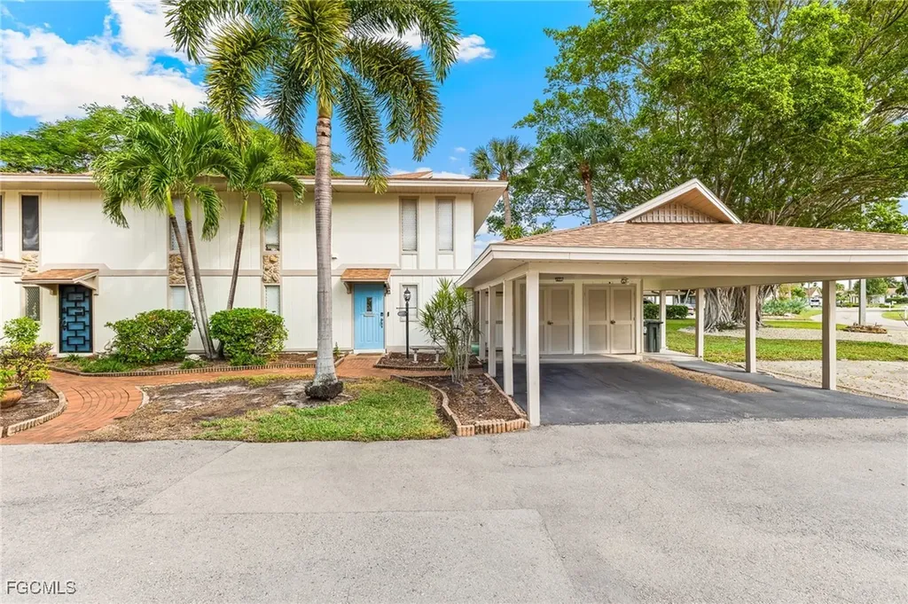 4277 Island Circle Fort Myers FL 33919