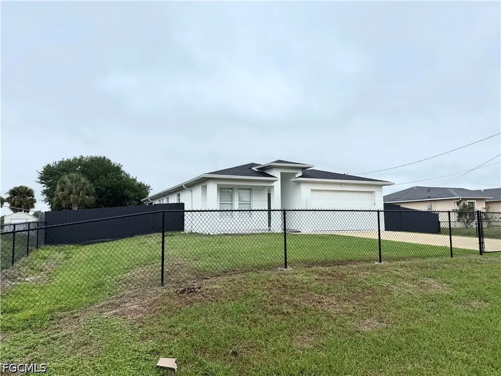 3006 40th Street SW Lehigh Acres FL 33976