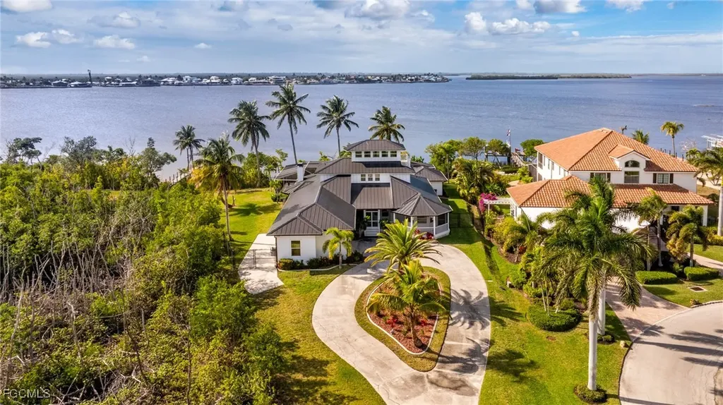 12201 Shoreview Drive Matlacha FL 33993