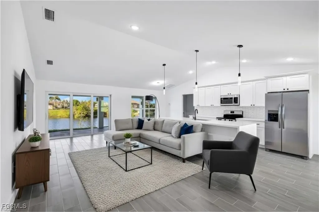 3603 NE 9th Avenue Cape Coral FL 33909