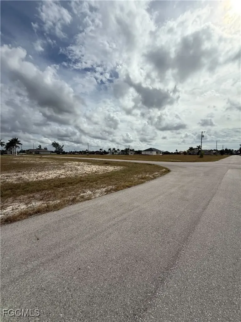 2801 NW 45th Place Cape Coral FL 33993