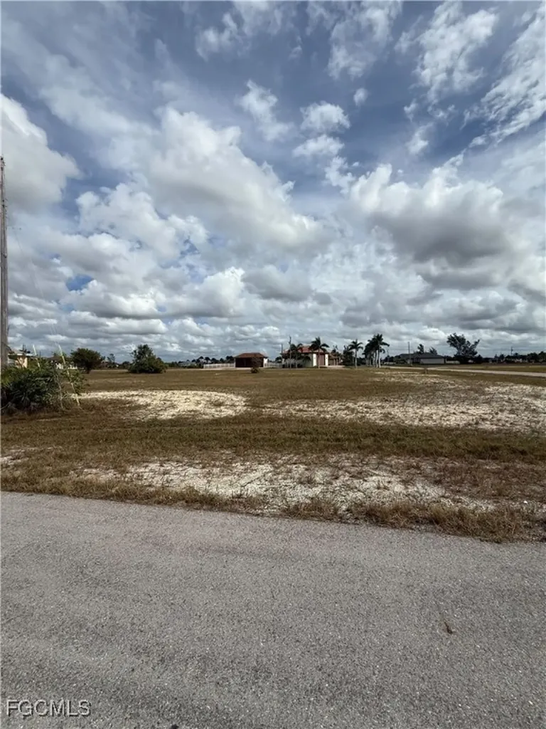 2801 NW 45th Place Cape Coral FL 33993