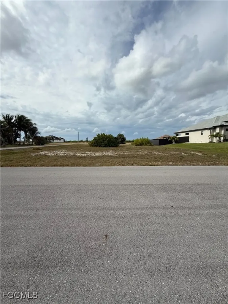 2801 NW 45th Place Cape Coral FL 33993