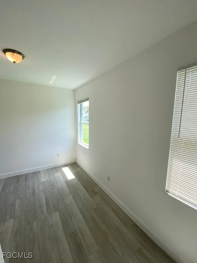 3423 SW 6th Place Cape Coral FL 33914