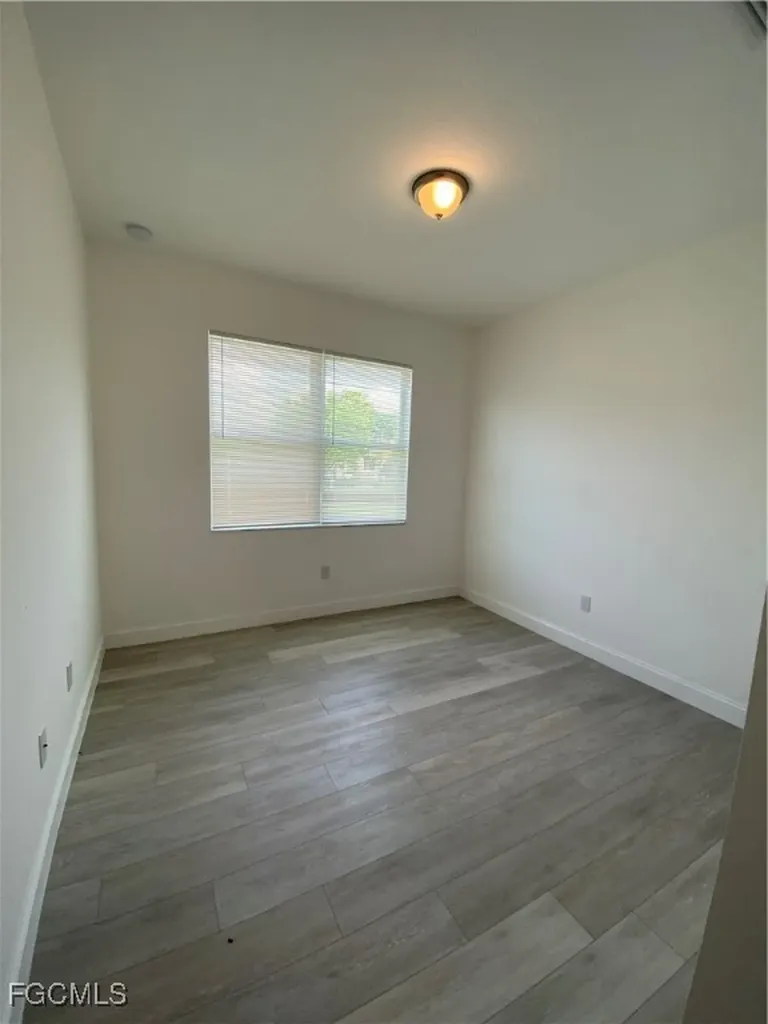 3423 SW 6th Place Cape Coral FL 33914