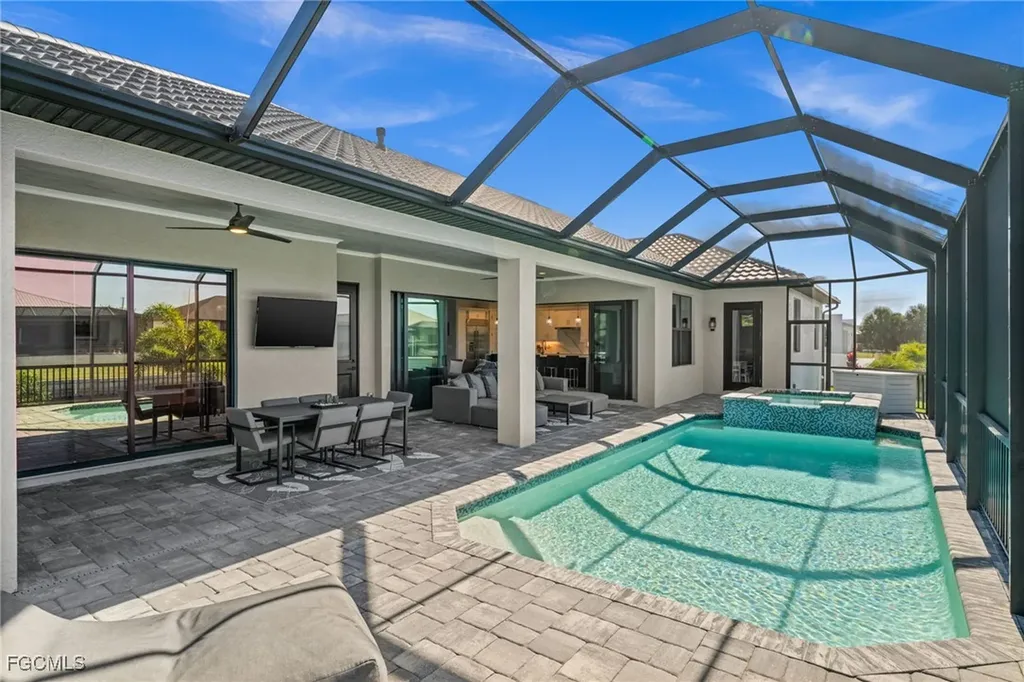 2818 Old Burnt Store Road N Cape Coral FL 33993