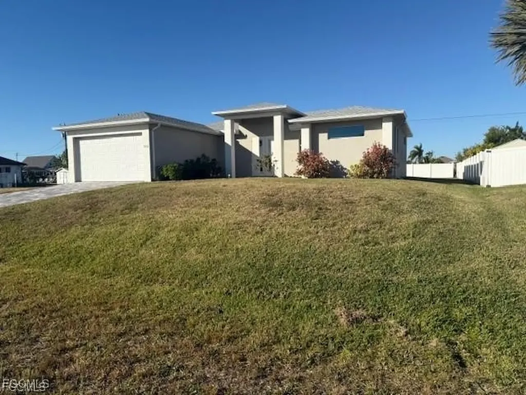 932 NW 5th Avenue Cape Coral FL 33993