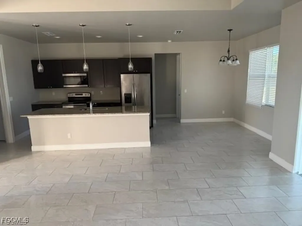 932 NW 5th Avenue Cape Coral FL 33993