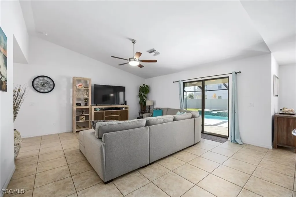 3818 SW 15th Place Cape Coral FL 33914