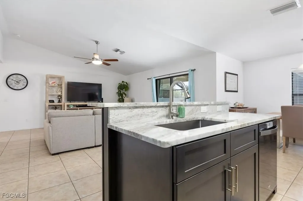 3818 SW 15th Place Cape Coral FL 33914