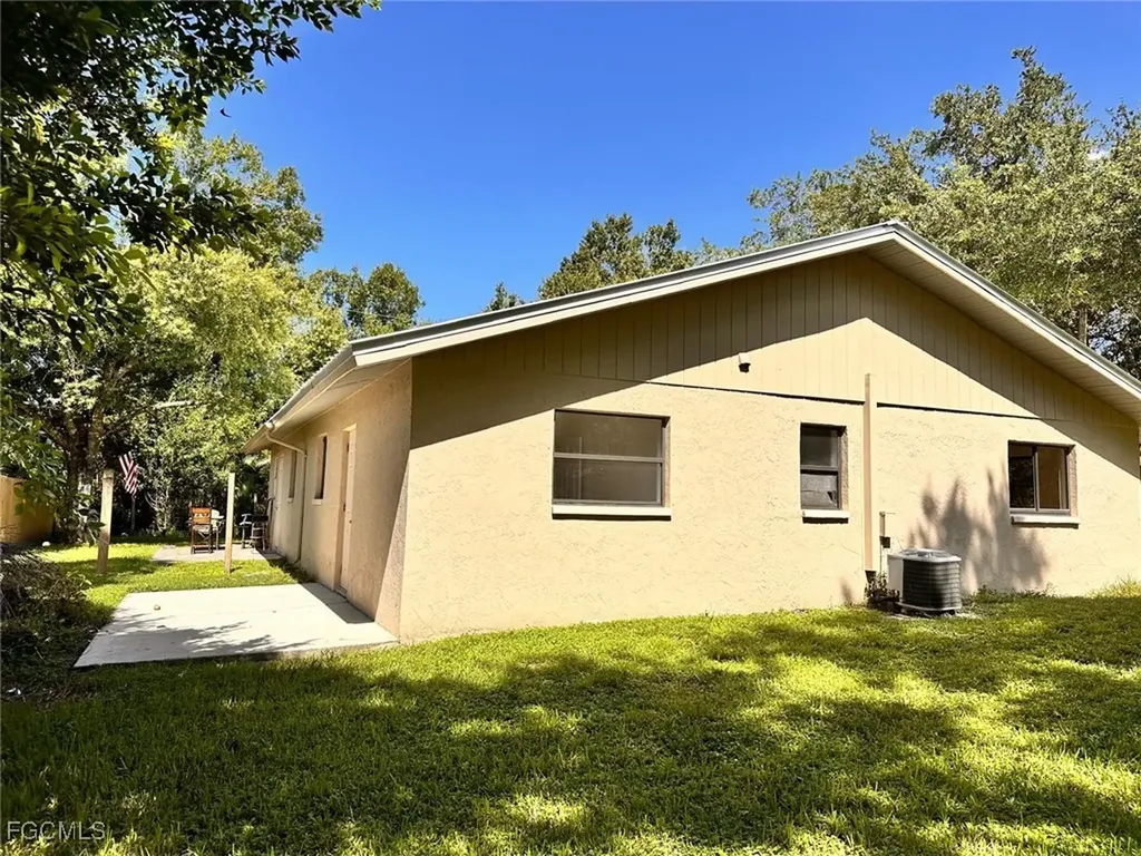 16363 Teresa Lane North Fort Myers FL 33917