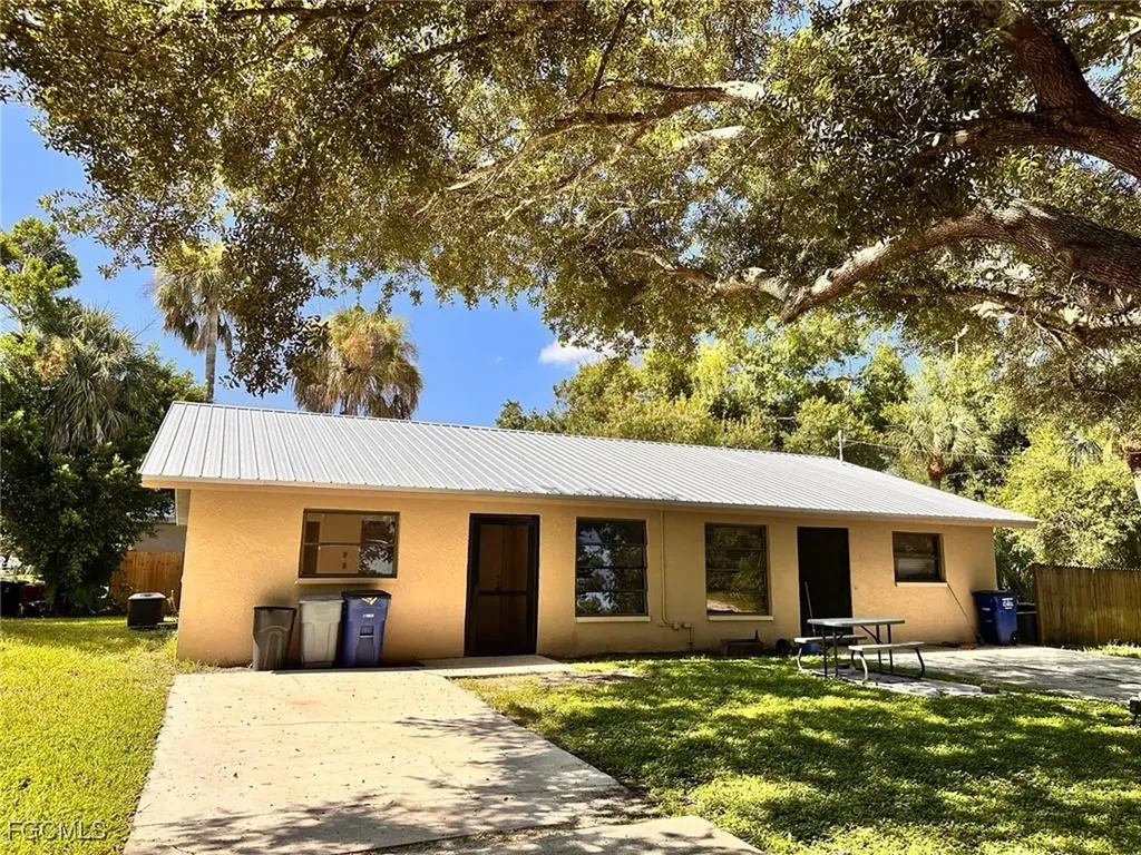 16363 Teresa Lane North Fort Myers FL 33917