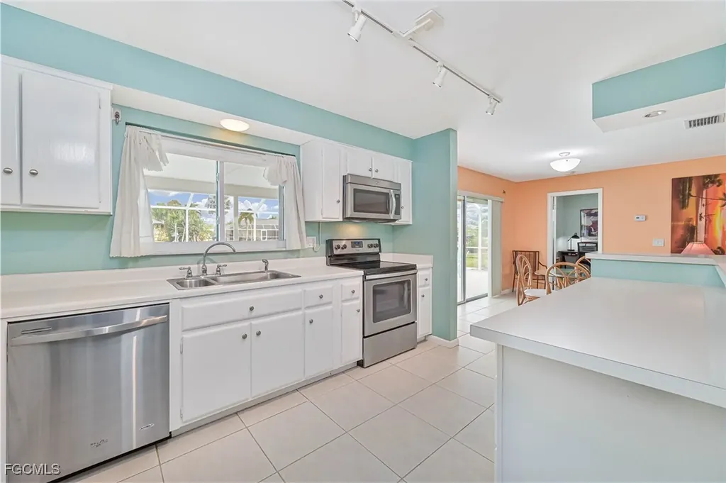 4421 SE 1st Avenue Cape Coral FL 33904