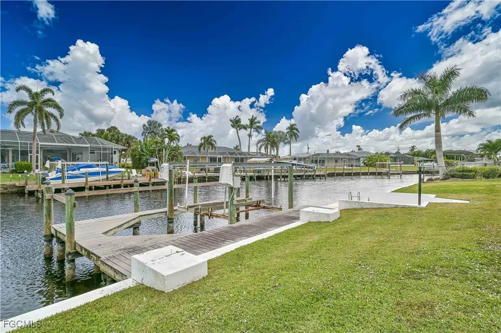 4421 SE 1st Avenue Cape Coral FL 33904