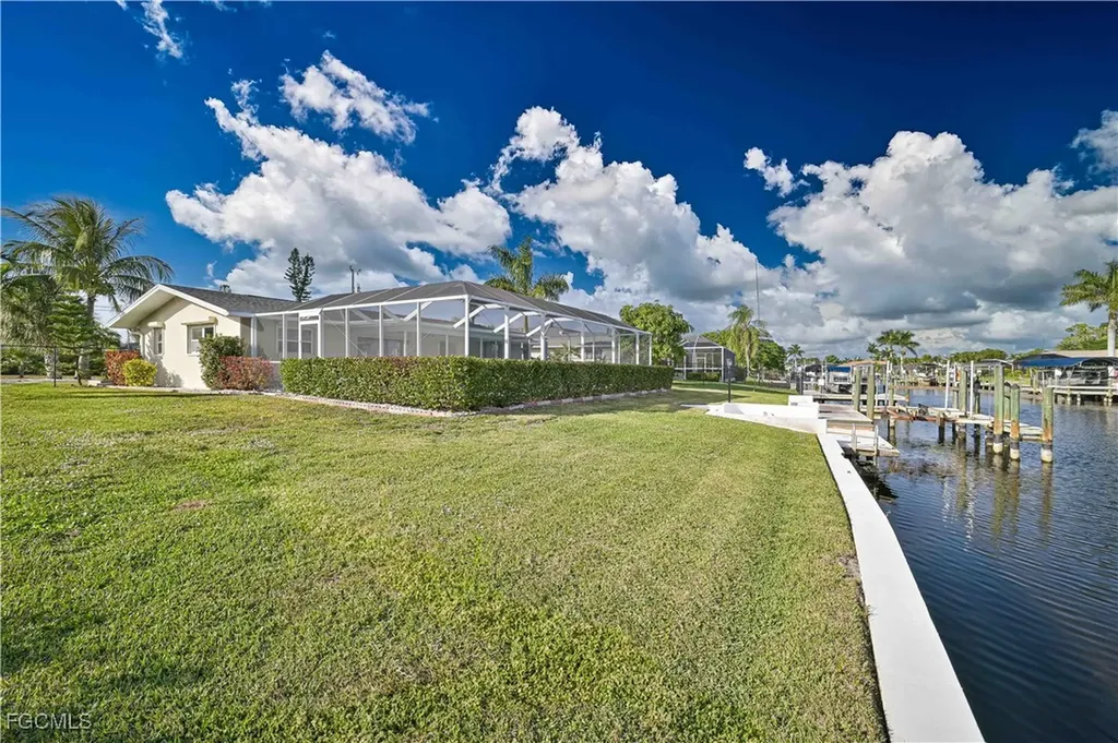 4421 SE 1st Avenue Cape Coral FL 33904