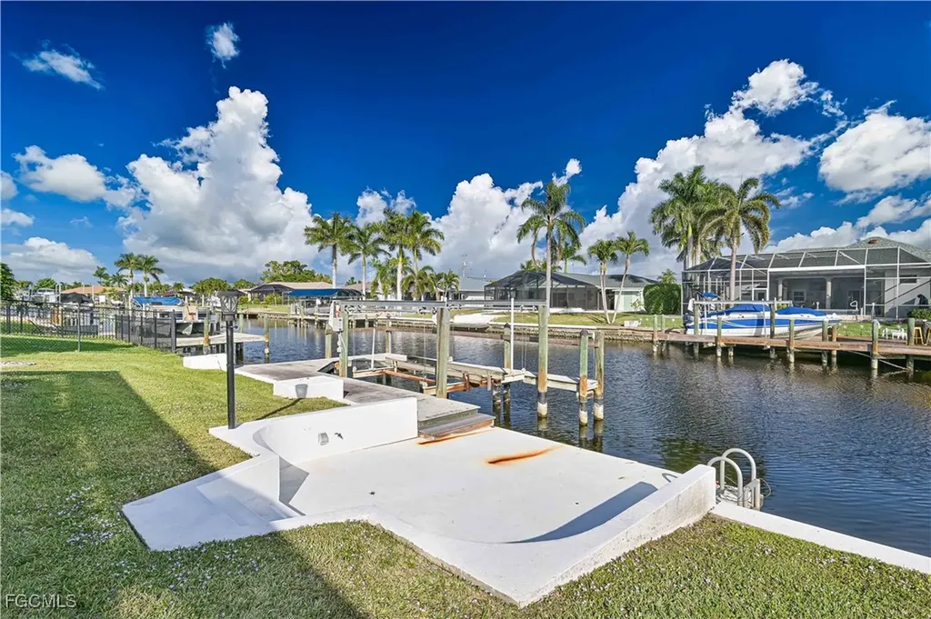 4421 SE 1st Avenue Cape Coral FL 33904