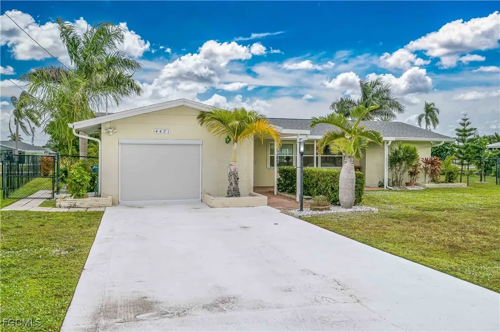 4421 SE 1st Avenue Cape Coral FL 33904
