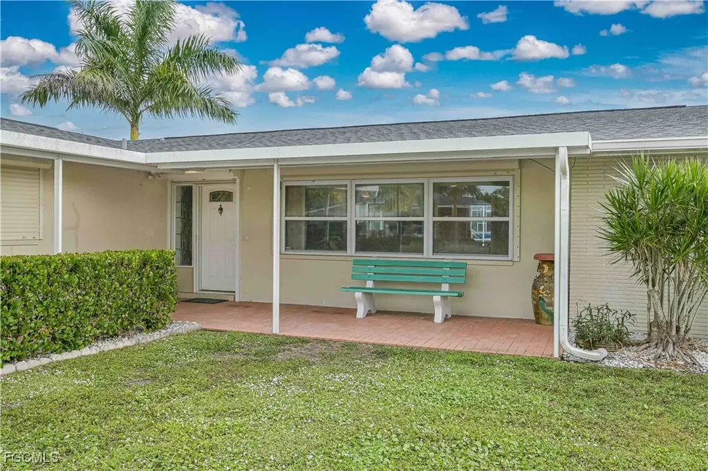 4421 SE 1st Avenue Cape Coral FL 33904