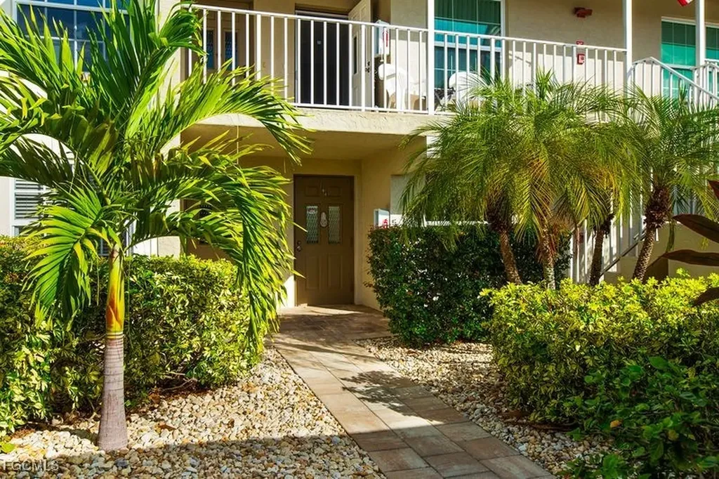 1317 SE 46th Lane Cape Coral FL 33904