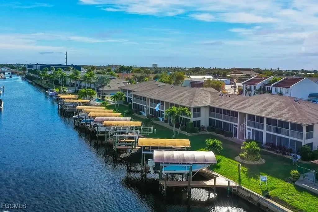 1317 SE 46th Lane Cape Coral FL 33904