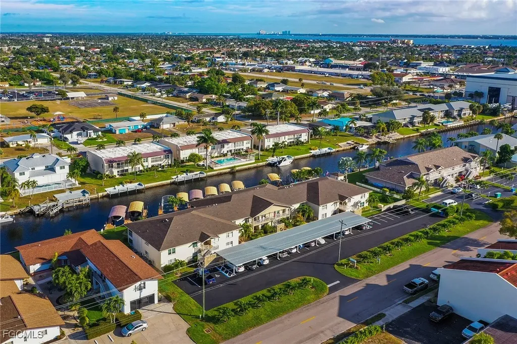 1317 SE 46th Lane Cape Coral FL 33904