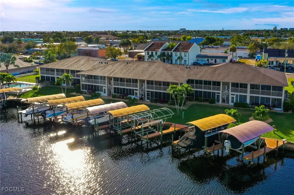 1317 SE 46th Lane Cape Coral FL 33904