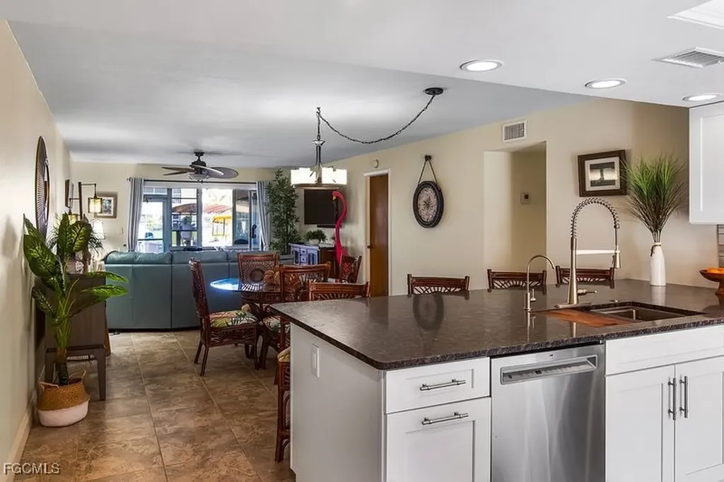 1317 SE 46th Lane Cape Coral FL 33904