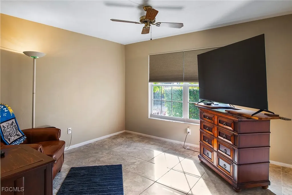 1317 SE 46th Lane Cape Coral FL 33904