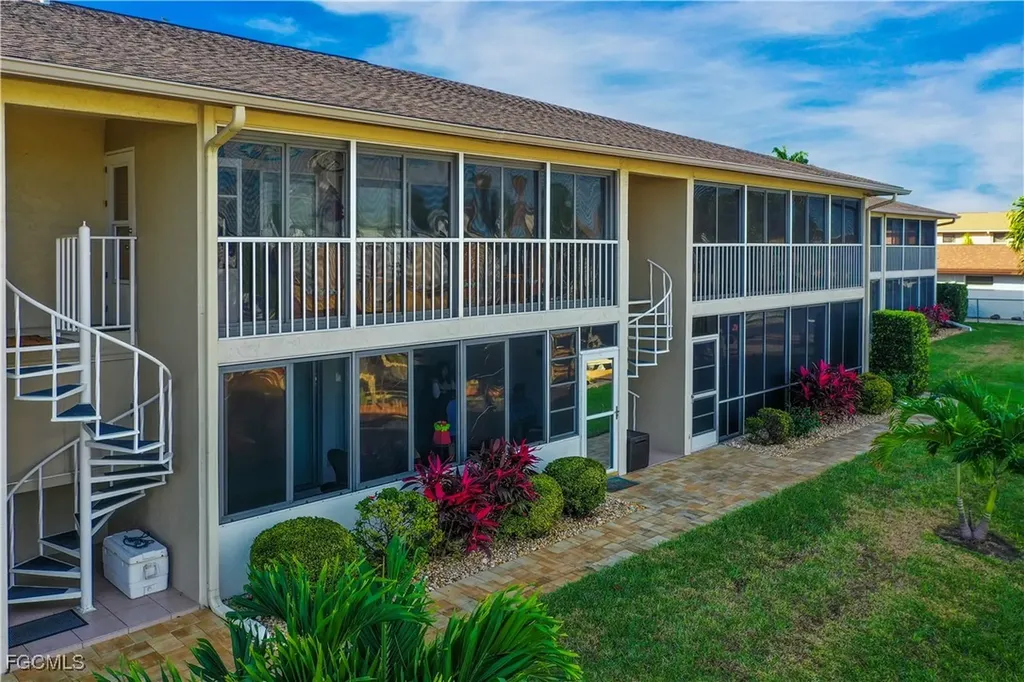 1317 SE 46th Lane Cape Coral FL 33904