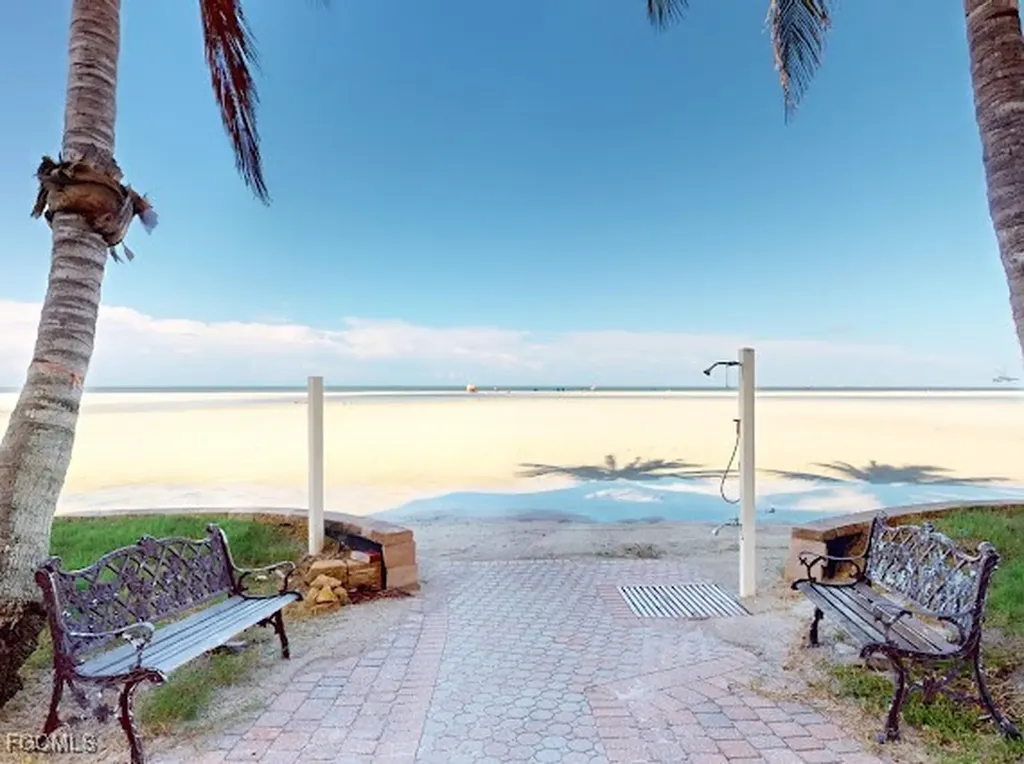 1317 SE 46th Lane Cape Coral FL 33904