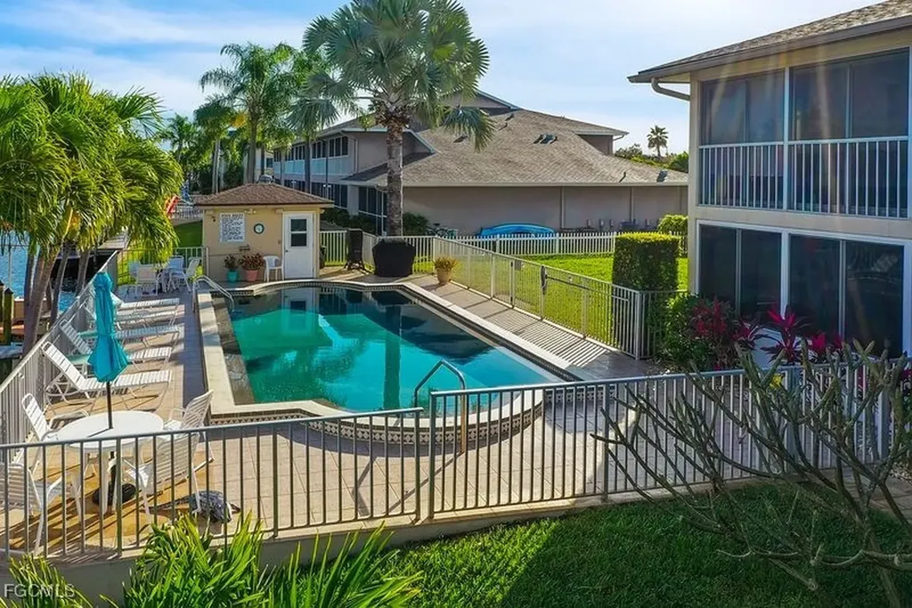1317 SE 46th Lane Cape Coral FL 33904