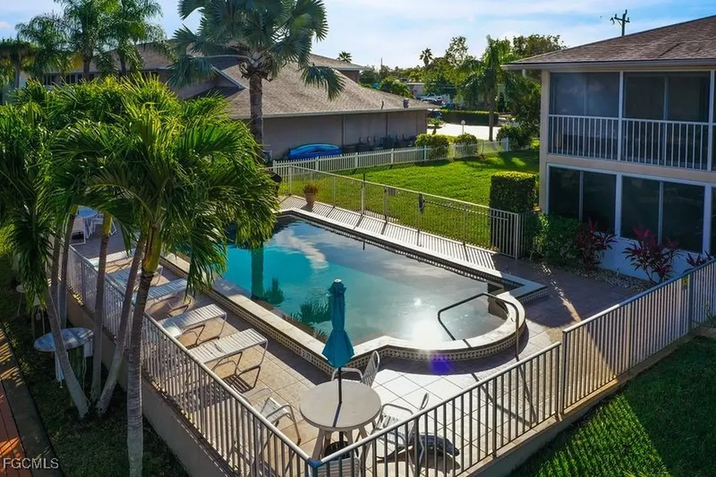 1317 SE 46th Lane Cape Coral FL 33904