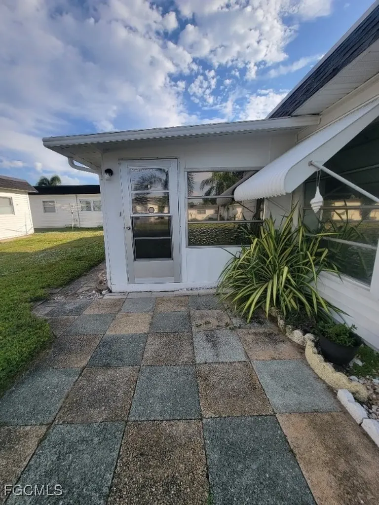 45 Tangelo Court Lehigh Acres FL 33936