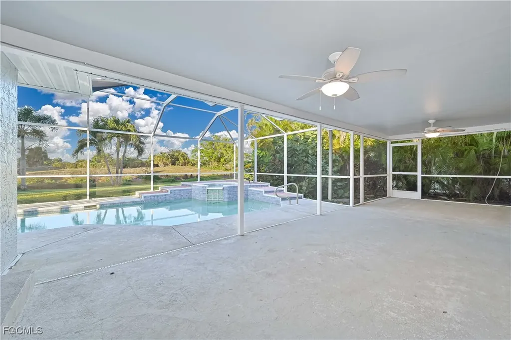 801 SE 41st Street Cape Coral FL 33904