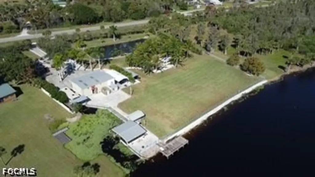 3342 County Road 721 Loop Moore Haven FL 33471