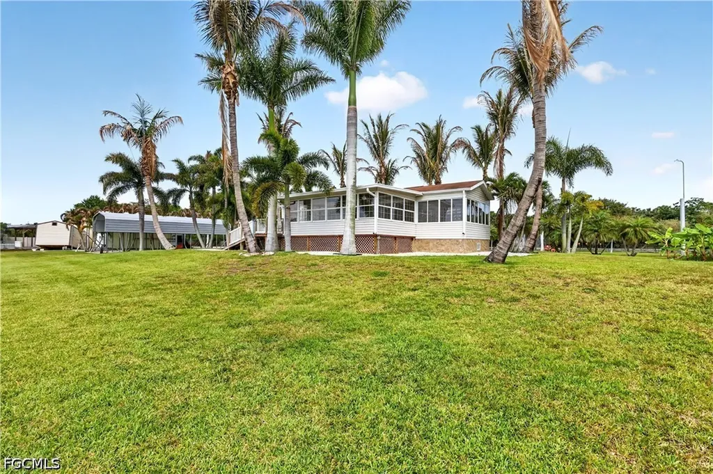 3342 County Road 721 Loop Moore Haven FL 33471