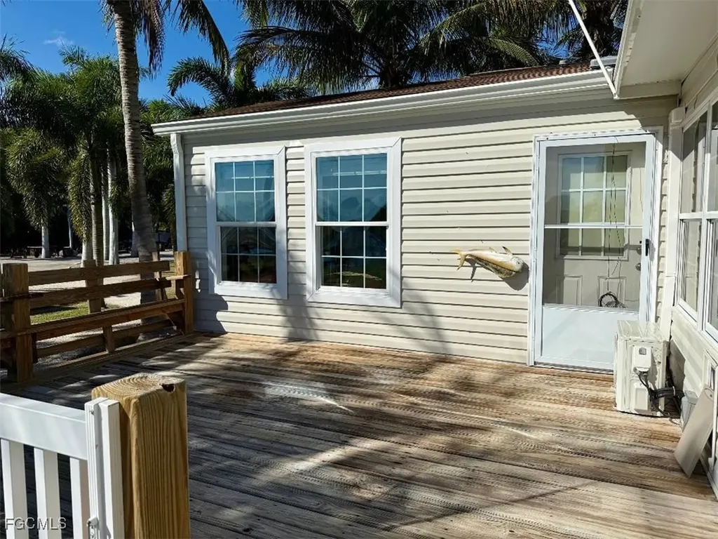 3342 County Road 721 Loop Moore Haven FL 33471